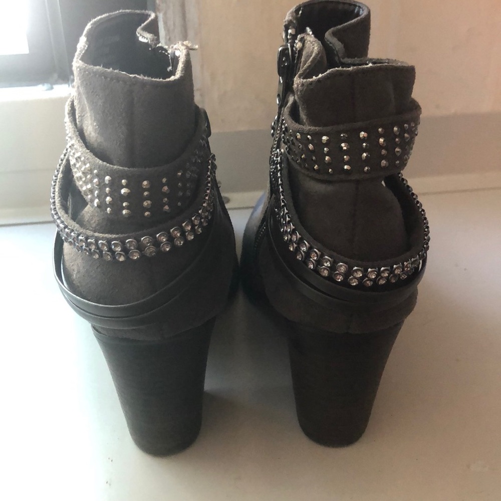 Boots - Picture 4 of 4